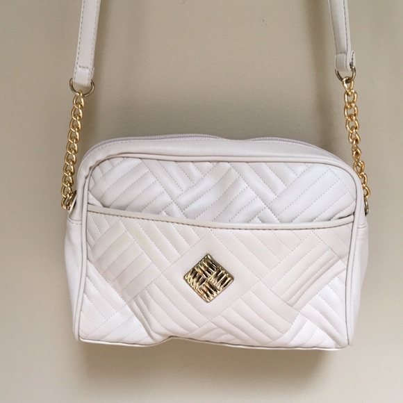 Handbags - Vintage Cream Color Faux Leather Handbag 8x10